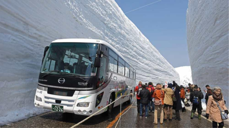 Tuyến đường qua dãy Alps của Nhật Bản mở cửa đón du khách
