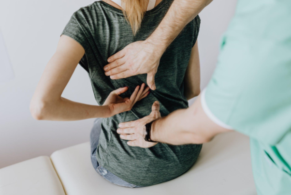 массаж спины при болях - можно или нет